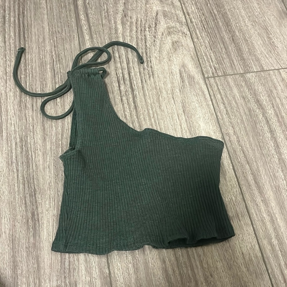 One shoulder tank